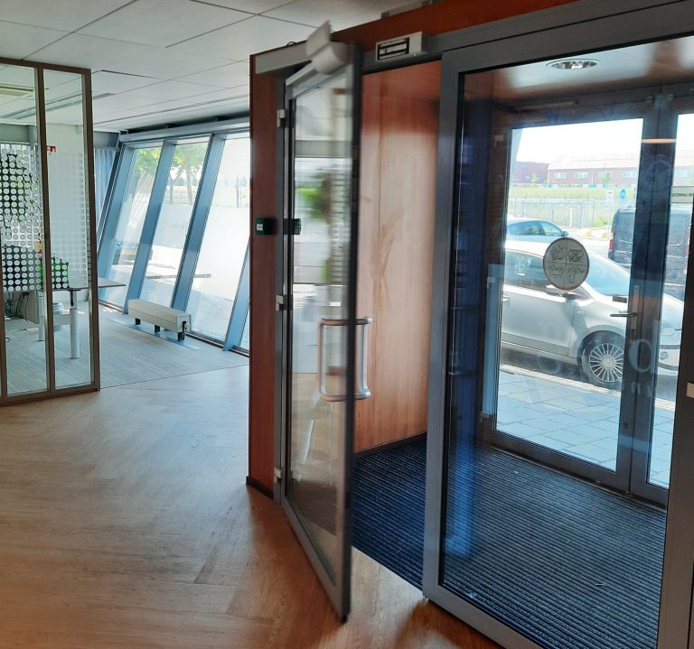 Binnendeur bij Ruijtenburg in Maassluis