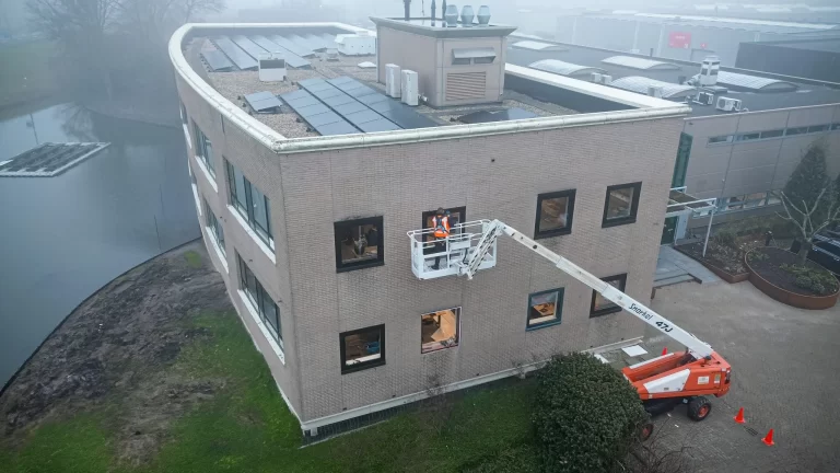 Kantoor Van Mierlo verduurzaamd met nieuwe kozijnen