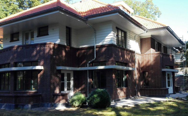 Renovatie villa te Wassenaar, eerste project in Nederland met het nieuwe 48 mm slanke profielsysteem GT70 van Alcoa