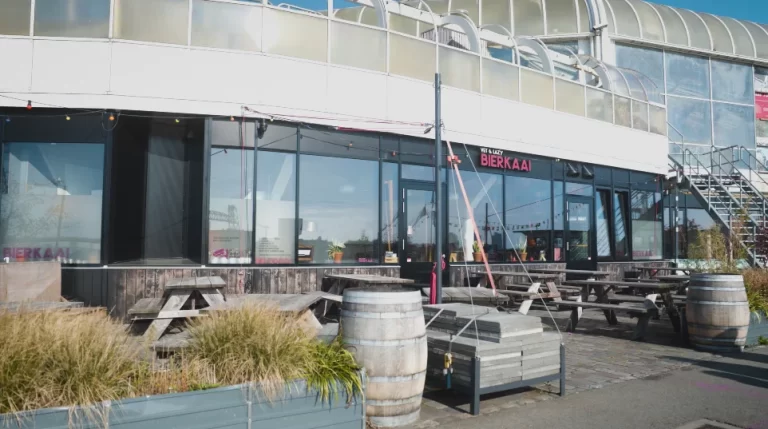 Renovatie Blue City: duurzame vliesgevels voor Vet & Lazy Bierkaai